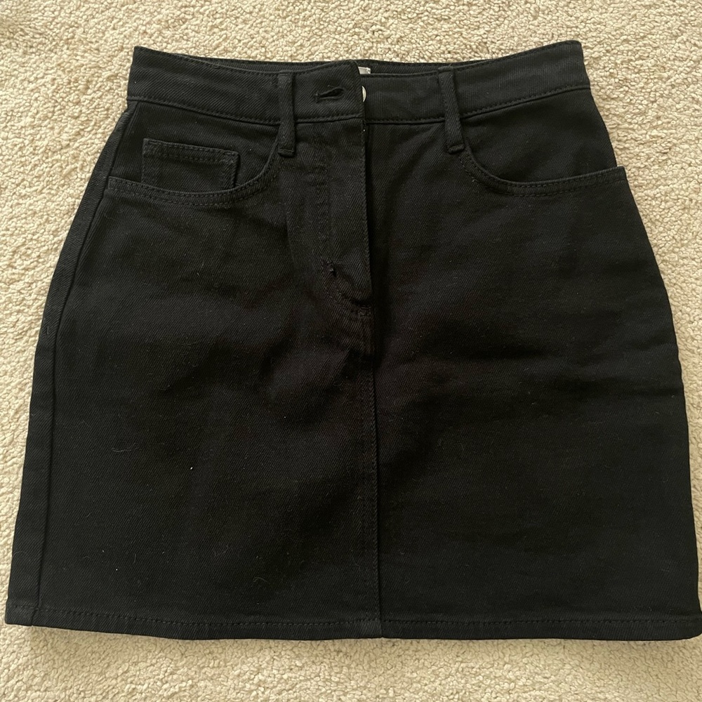 Aritzia wilfred black denim skirt